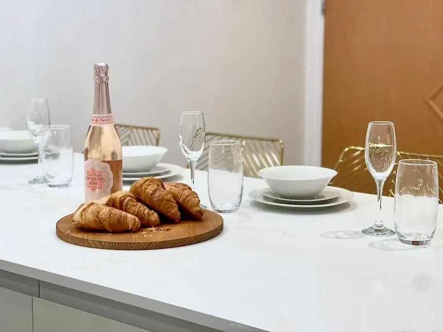 Stylish Urban Escape Cardiff Bay Free Parking Apartment 0*,