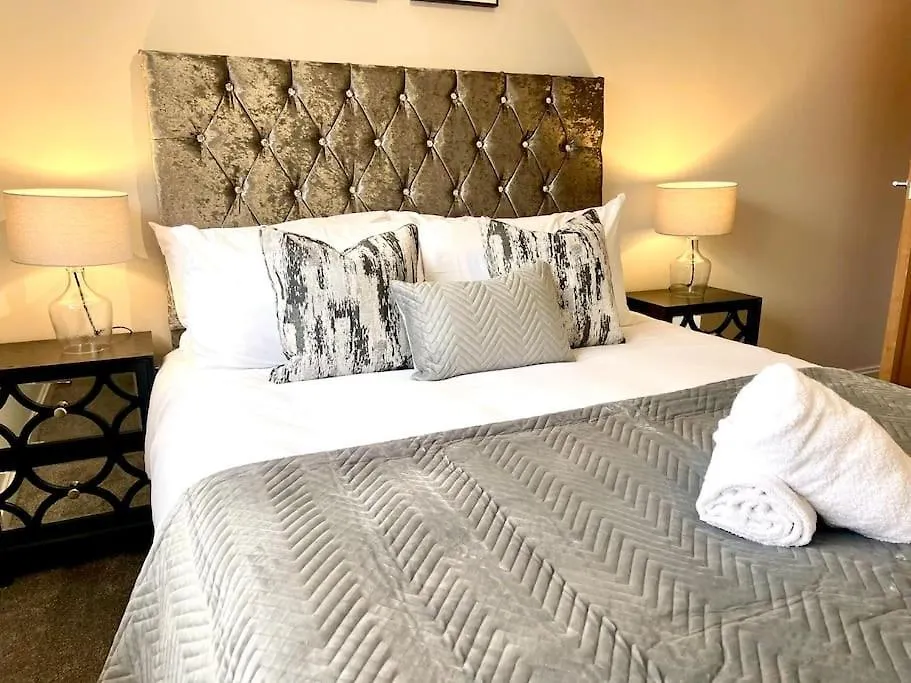Stylish Urban Escape Cardiff Bay Free Parking Apartment